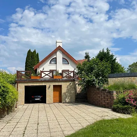 Villa Spacious 3 Bedroom House With Heated Pool