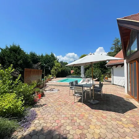 Spacious 3 Bedroom House With Heated Pool * Szigliget